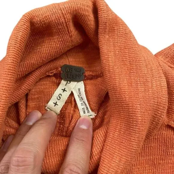 Free People x We The Free Split-Back Turtleneck Top - S - Picture 3 of 4